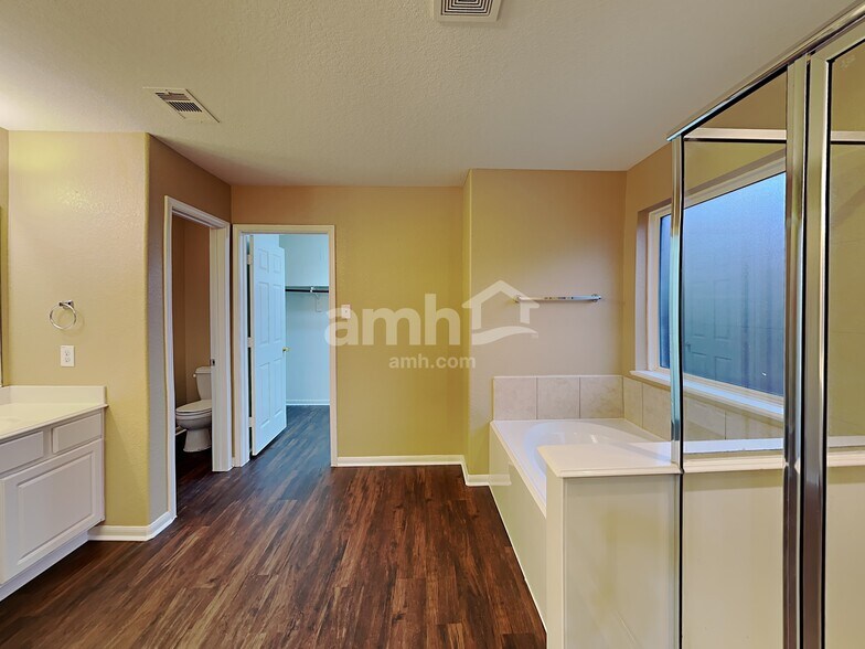 Building Photo - 22722 Canyonback Ct