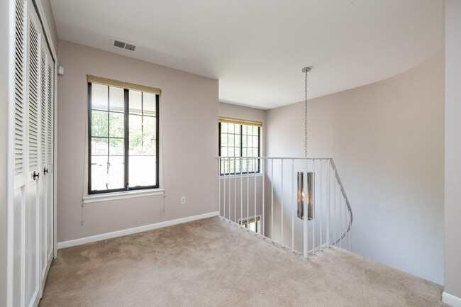 Building Photo - 6979 Pebble Creek Woods Dr