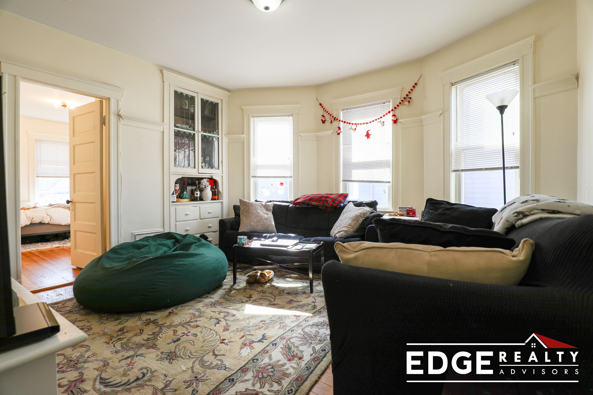 Building Photo - 44 Easton St