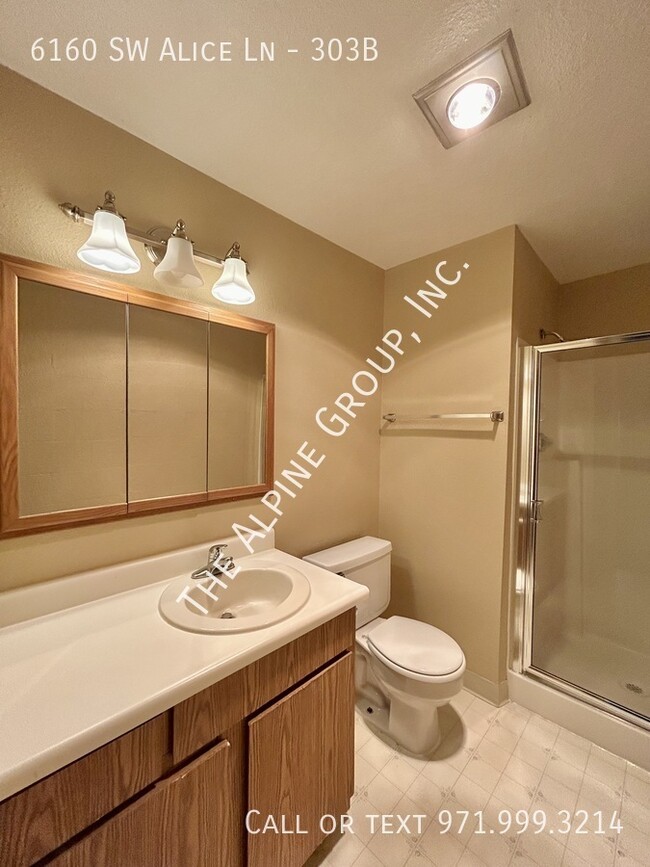 Building Photo - Spacious Condo in Beaverton! Utilities Inc...