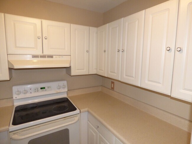 Building Photo - 3074 Broadpoint Dr