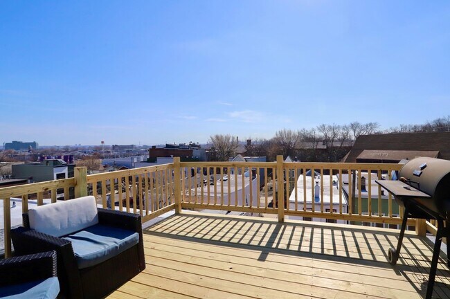 Building Photo - 37 Harmon St