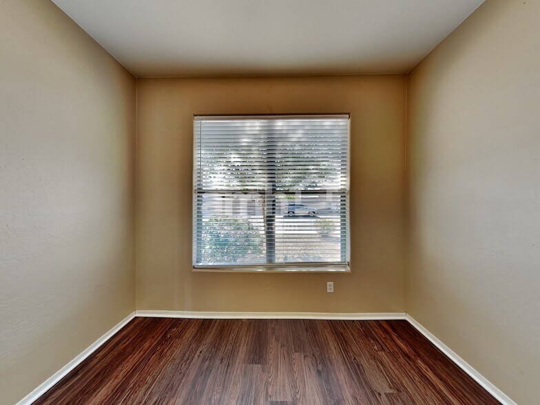 Building Photo - 3708 S 100th Glen