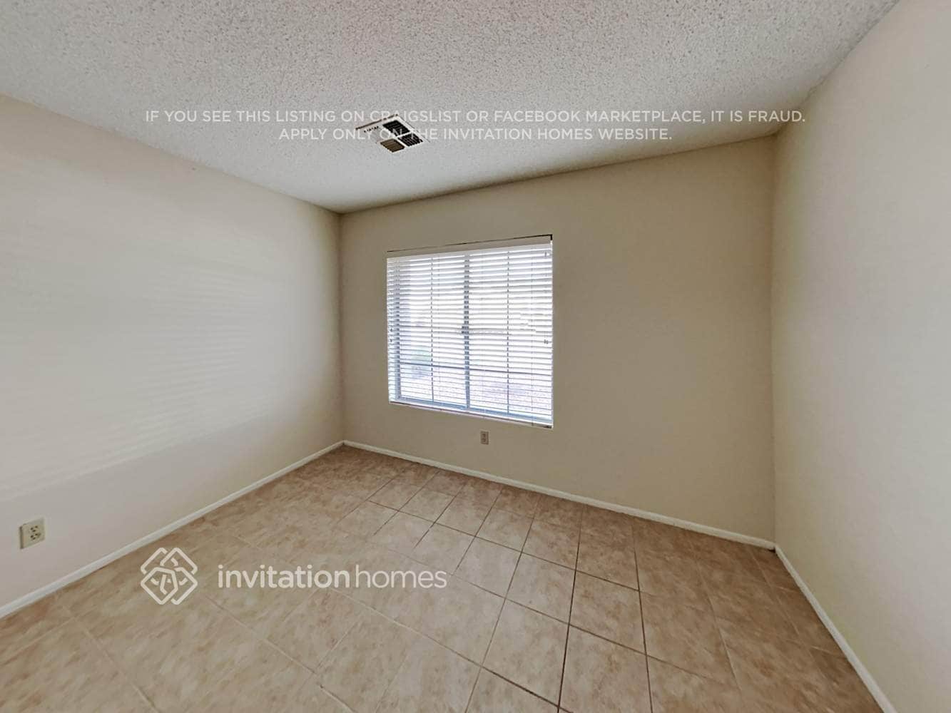 Building Photo - 10851 W Ruth Ave