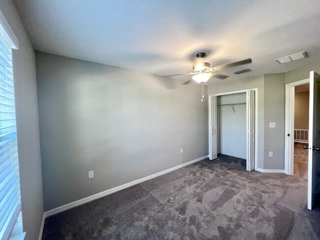 Building Photo - "Charming 3-Bed townhouse with Granite Accents, 2.5 Baths, 1650 Sq Ft – New Flooring and New Paint