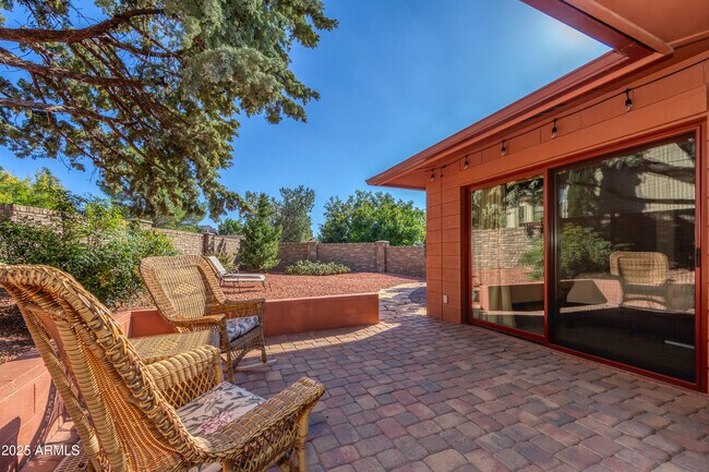 Building Photo - 70 Bell Rock Dr