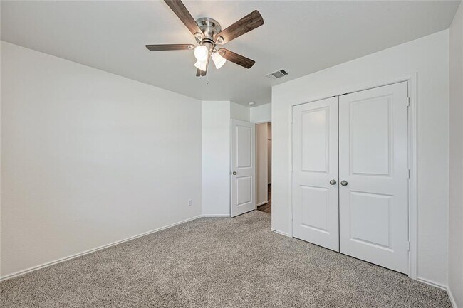 Building Photo - 520 Pandora Cv