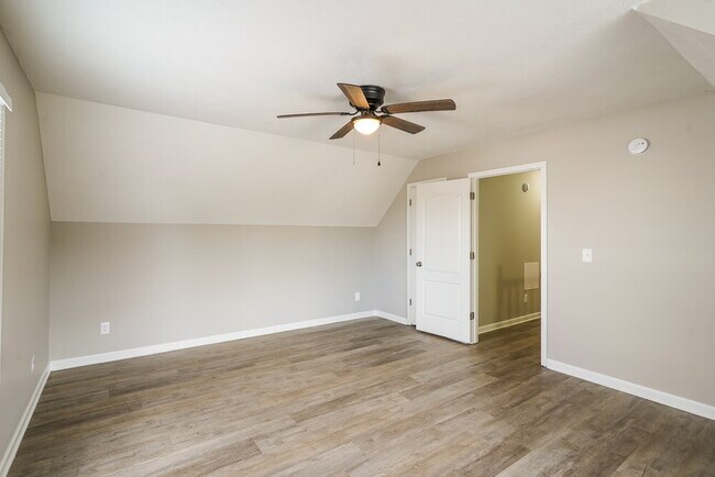 Building Photo - 802 Stewart Valley Dr