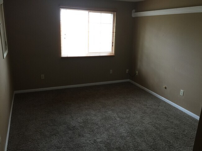 Building Photo - 7 Gothic Ln