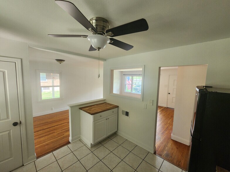 Building Photo - 213 Ramsey Ln