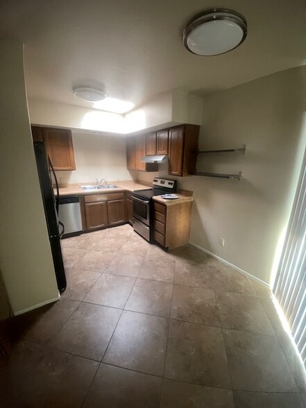 Building Photo - 5532 N La Casita Dr