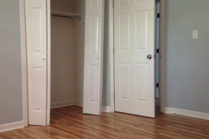 2 Large bedrooms - 126 Rusk St