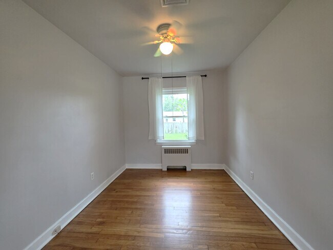 Building Photo - 1209 Belmont Ave