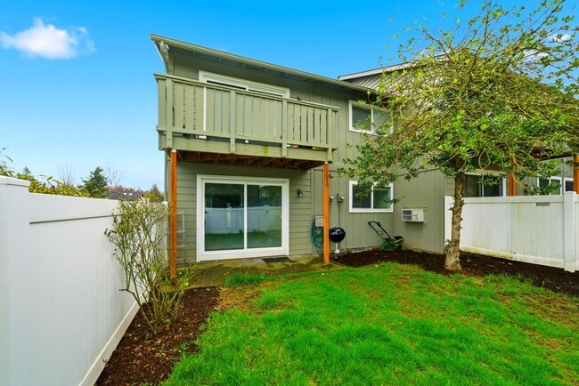 Building Photo - 1922 NW 143rd Ave