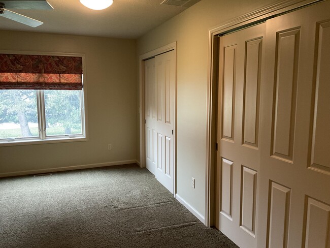 Building Photo - 4420 Manistee Dr