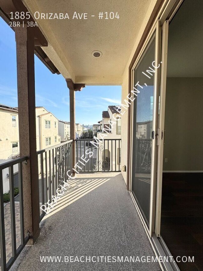 Building Photo - 1885 N Orizaba Ave