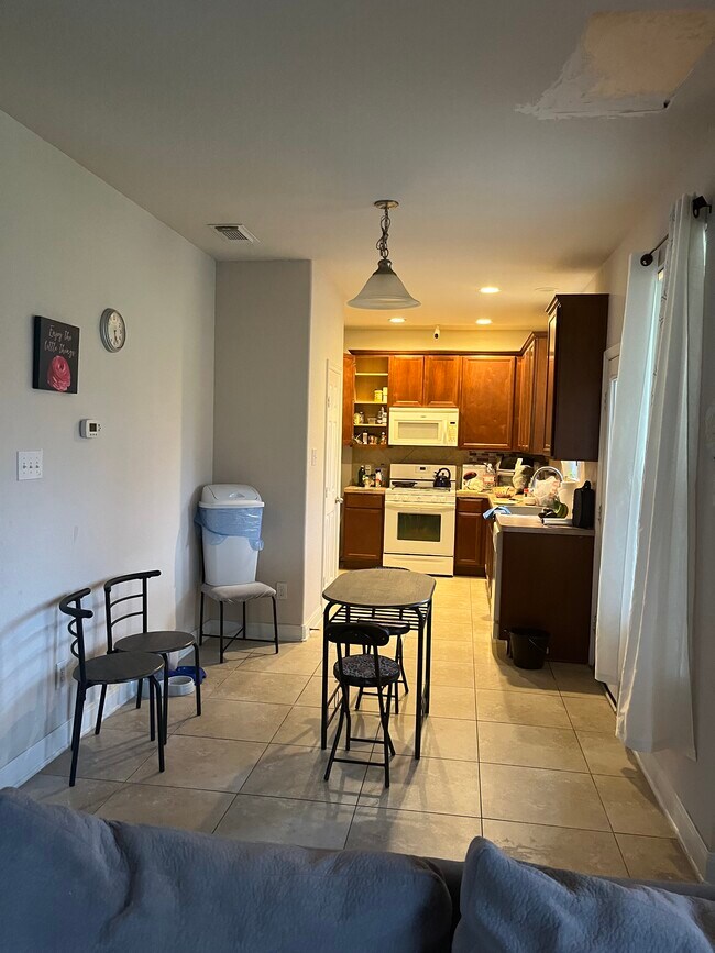 Building Photo - 3007 Crescent Oaks Park Ln