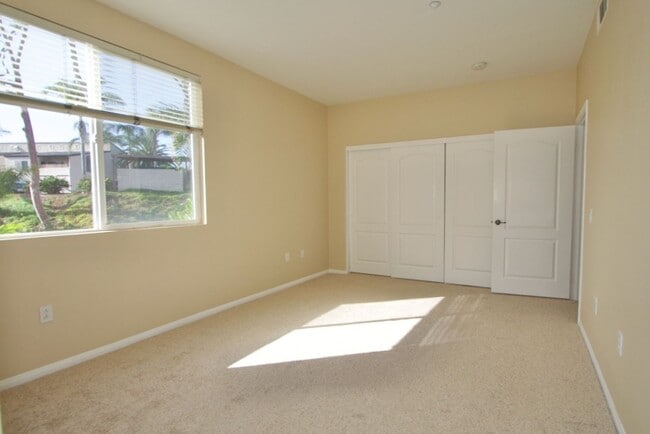 Building Photo - Carlsbad Condo West of 5 Freeway with Lagoon Views - Available June 1st!