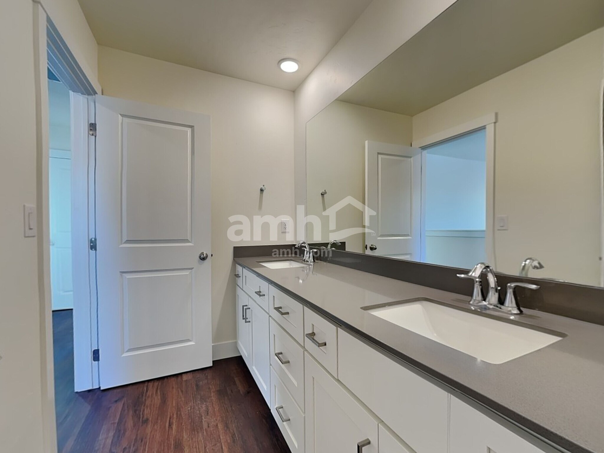 Building Photo - 11423 W Mesquite St