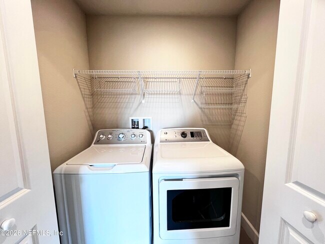 Building Photo - 1421 Captiva Cv