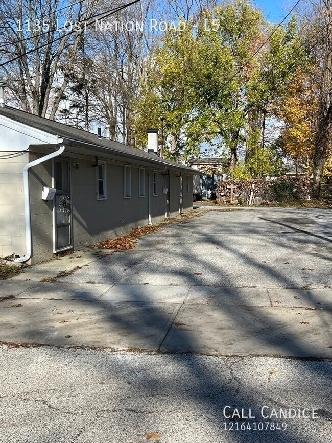 Building Photo - Newly Renovated 1 Bedroom Apartment!