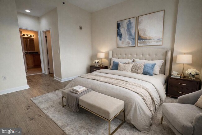 Building Photo - 901 N Penn St