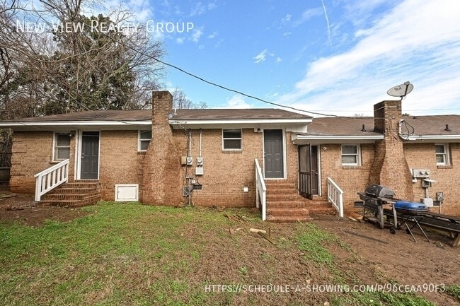 Building Photo - 302 E Hudson St