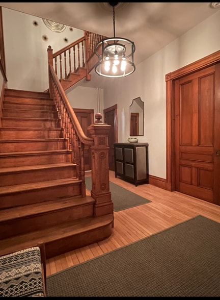 Building Photo - 283 Union St