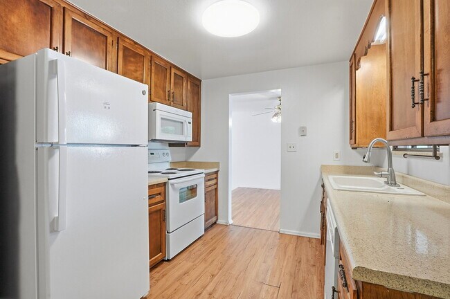 Building Photo - $2,695.95, 3-Bed, 2-Bath, Ranch House in Littleton with Great Fenced in Yard!