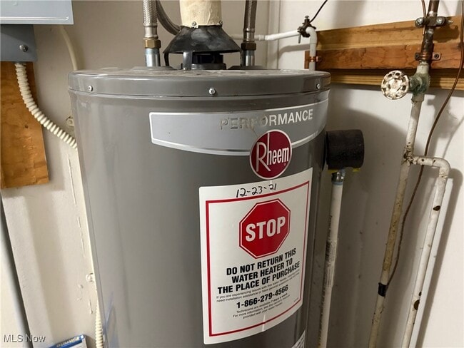 Building Photo - 1060 Park Ave NE