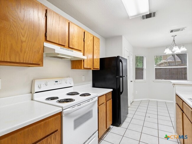 Building Photo - 825 Sagewood Trail