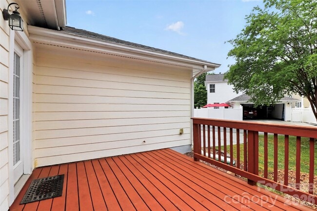 Building Photo - 9315 Rosalyn Glen Rd