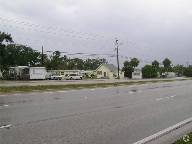 Building Photo - Bell's Mobil Home Park