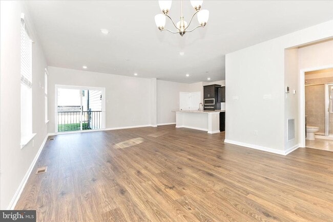 Building Photo - 461 Hanson St