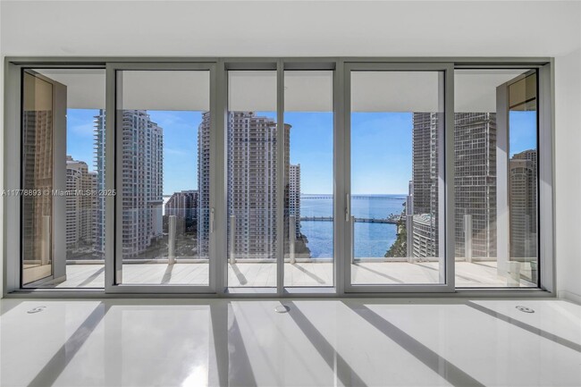 Building Photo - 300 Biscayne Blvd Way