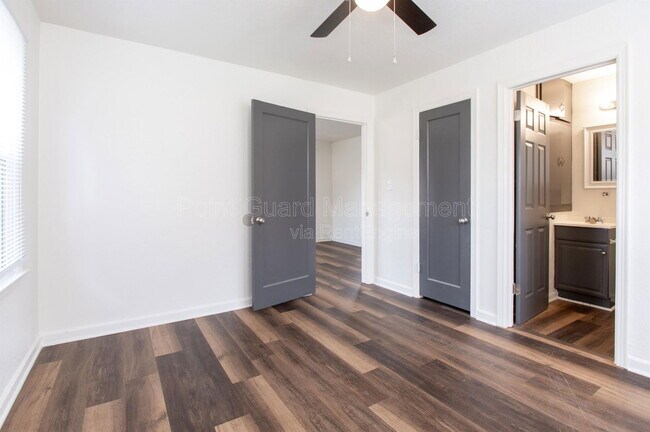 Building Photo - 1301 E Mount Vernon St