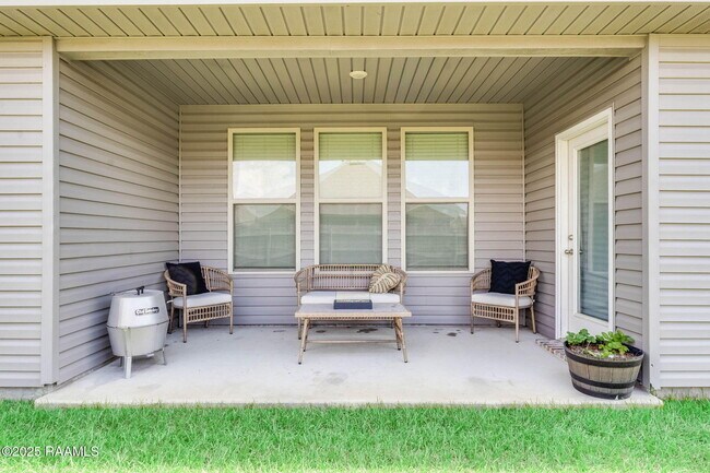 Building Photo - 116 Border Ct