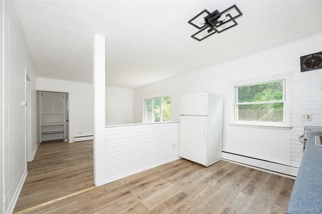 Building Photo - 216 Hobbs Ln