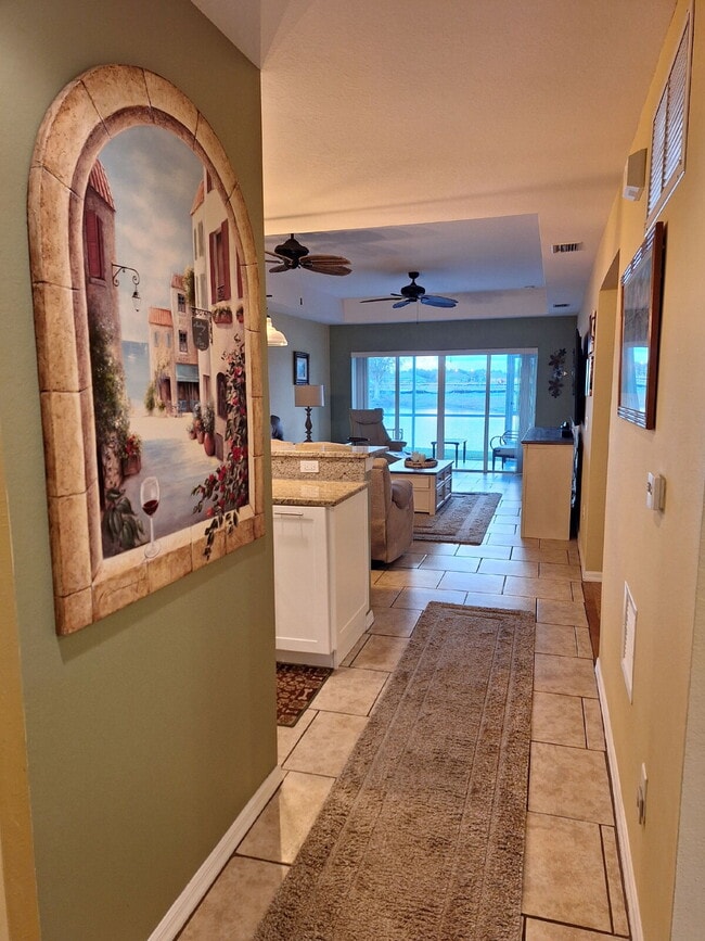 Building Photo - Beautifully upgraded Ground Floor condo with lake view