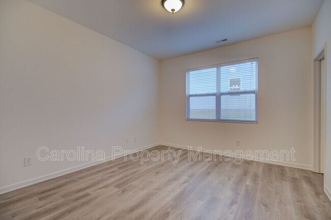 Building Photo - 421 Garden Grove Rd