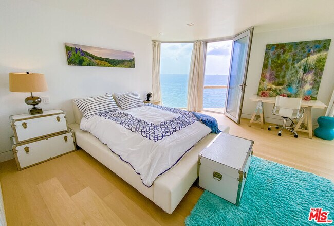 Building Photo - 27102 Malibu Cove Colony Dr