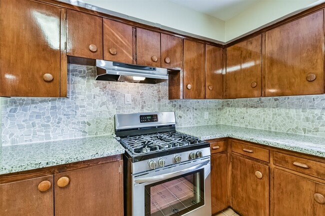 Building Photo - 5231 Willowbend Blvd