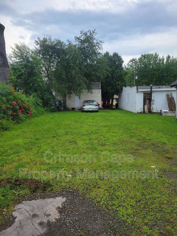 Building Photo - 1137 Grove St