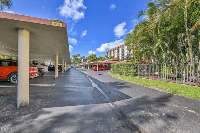 Building Photo - 2350 NE 14th Street Causeway