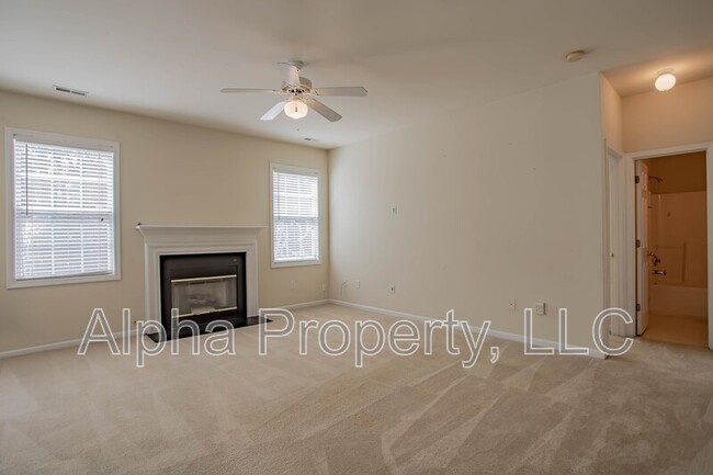 Building Photo - 111 Shairpin Ln