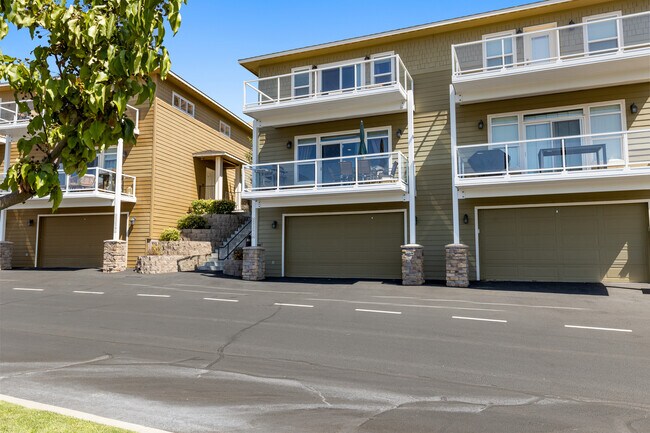 Building Photo - 23251 Sunserra Loop NW