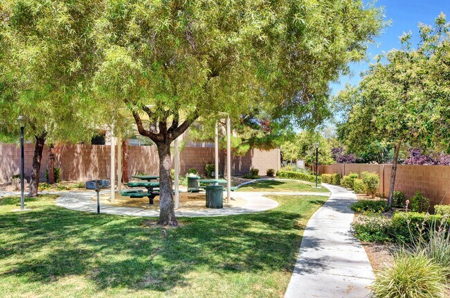 Building Photo - Three Bedroom Home in Spring Mountain Ranch