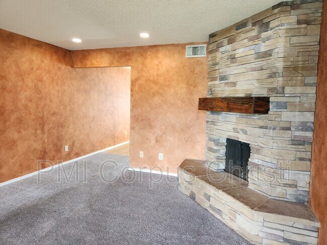 Building Photo - 6702 Everhart Rd