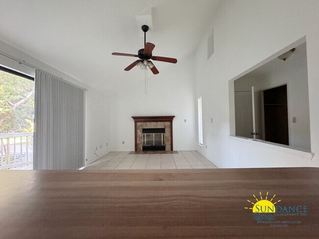 Building Photo - Charming Downtown Condo in Fort Walton Beach!