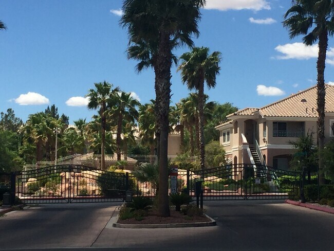 Building Photo - Perfect 2 bed/2 bath condo in Summerlin!